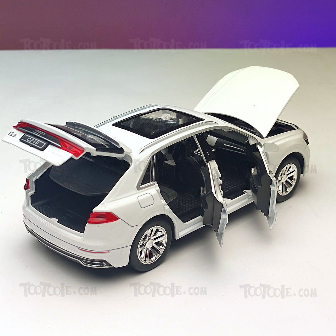 Diecast Car Audi Q8 Quattro Luxury SUV Pull Back Car Model with Sound Light - Tootooie