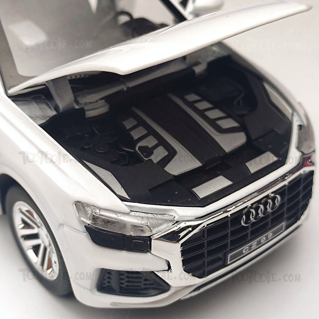 Diecast Car Audi Q8 Quattro Luxury SUV Pull Back Car Model with Sound Light - Tootooie