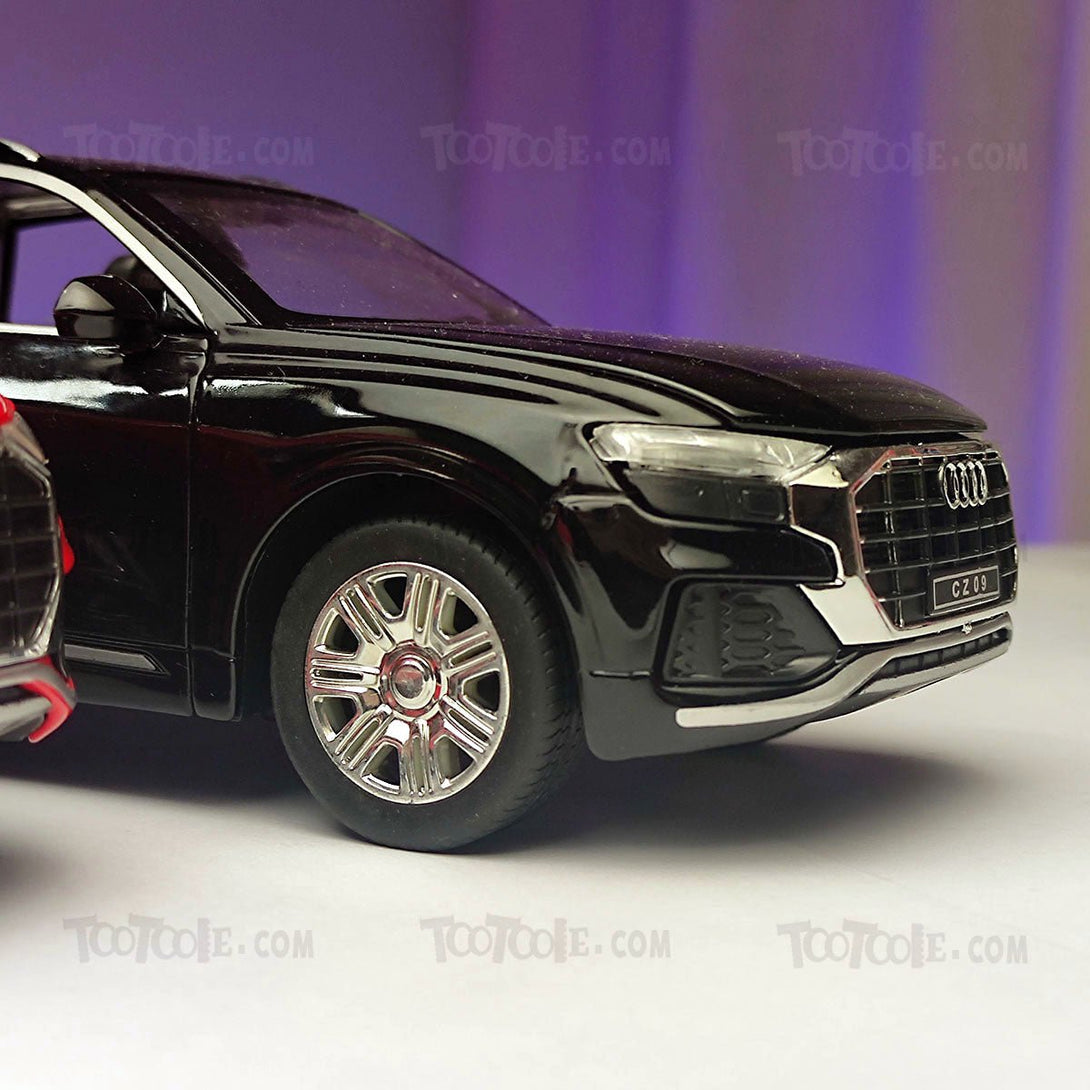 Diecast Car Audi Q8 Quattro Luxury SUV Pull Back Car Model with Sound Light - Tootooie