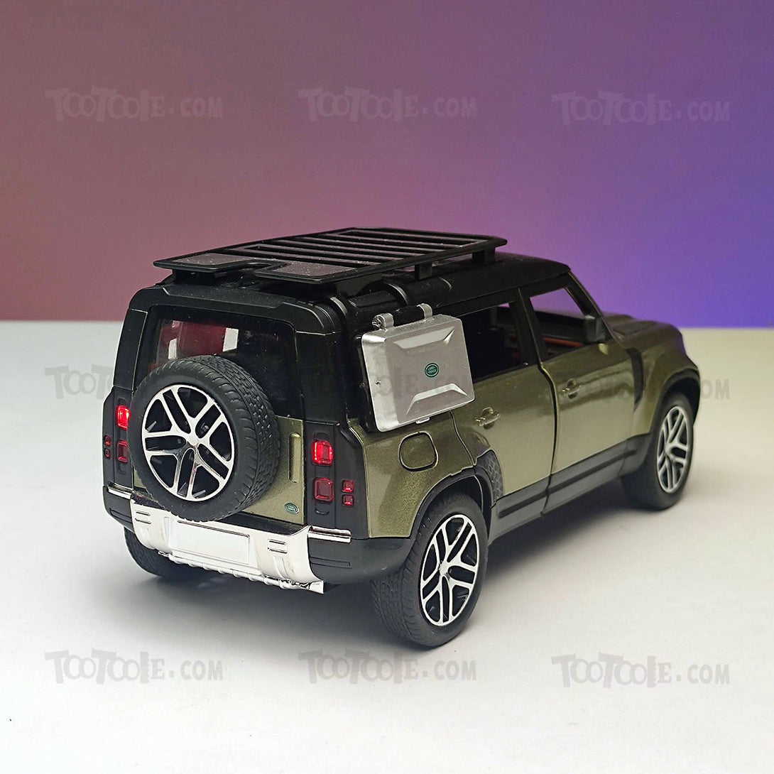 Diecast Car Land Rover Defender Luxury SUV Pull Back Car Model with Light - Tootooie